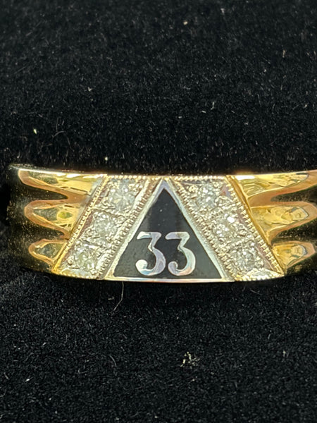 **SALE** 33° 10k Gold Ring w/6-4pt Diamonds - Size 11.5